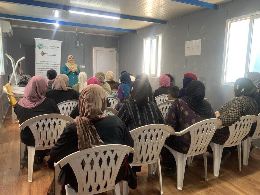 Awareness sessions gathered participants around the project's services and support.